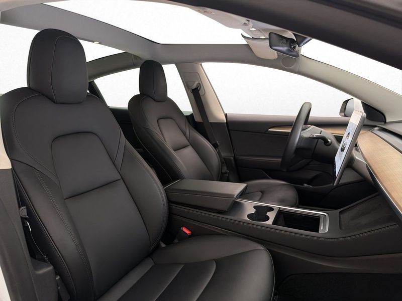 Tesla Model 3 bild 29