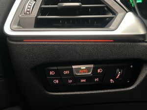 BMW 330 bild 15