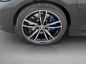 BMW 330 bild 33