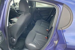 Peugeot 208 bild 9