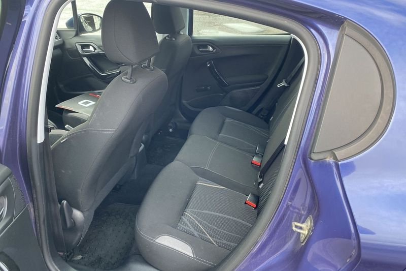 Peugeot 208 bild 9