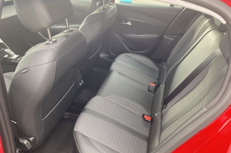 Peugeot 208 bild 7