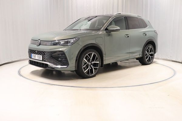 Volkswagen Tiguan R-Line Edition 1.5 eHybrid 272hk Drag Nav Pano - 2025