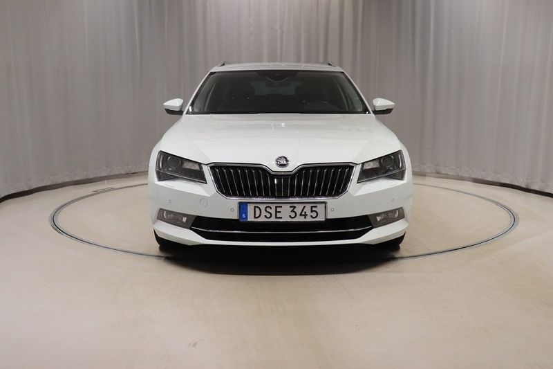 Skoda Superb bild 2
