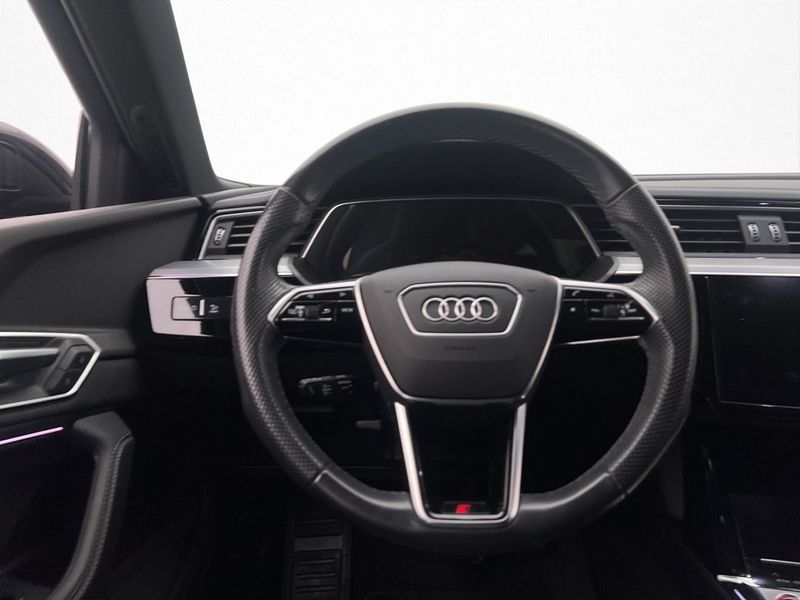 Audi e-tron S bild 15
