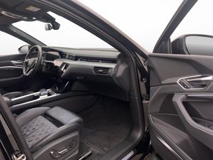 Audi e-tron S bild 31