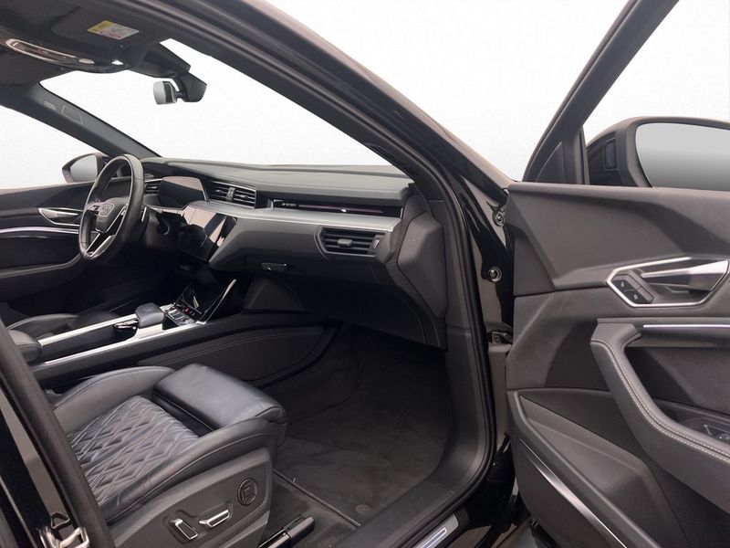 Audi e-tron S bild 31
