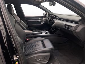 Audi e-tron S bild 30