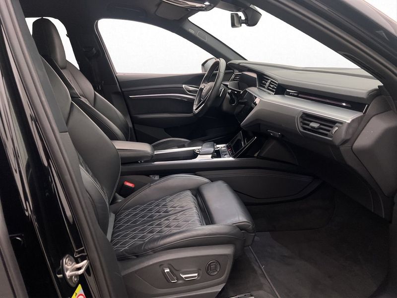 Audi e-tron S bild 30