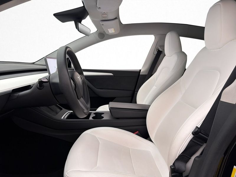 Tesla Model Y bild 12