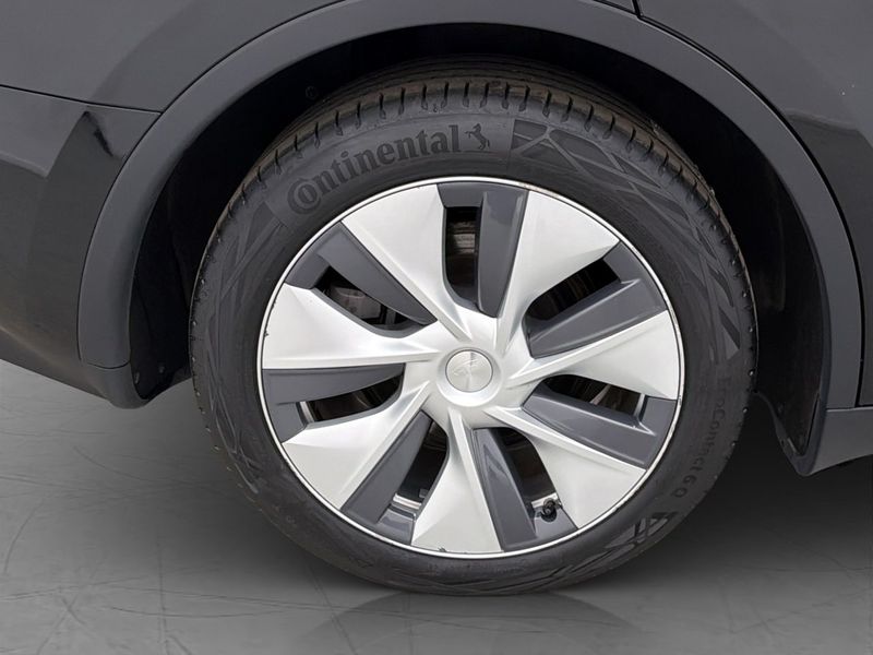 Tesla Model Y bild 35