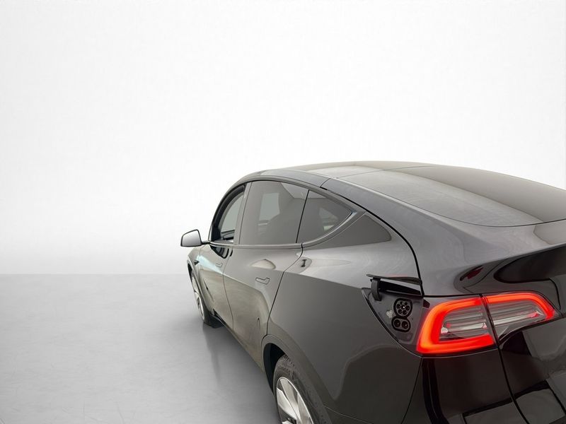 Tesla Model Y bild 27