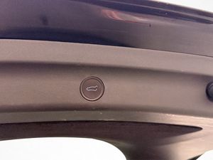 Tesla Model Y bild 32