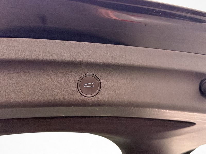 Tesla Model Y bild 32