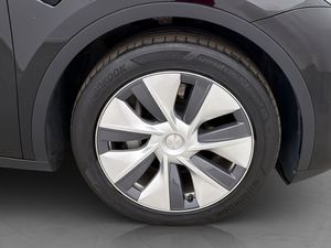 Tesla Model Y bild 36