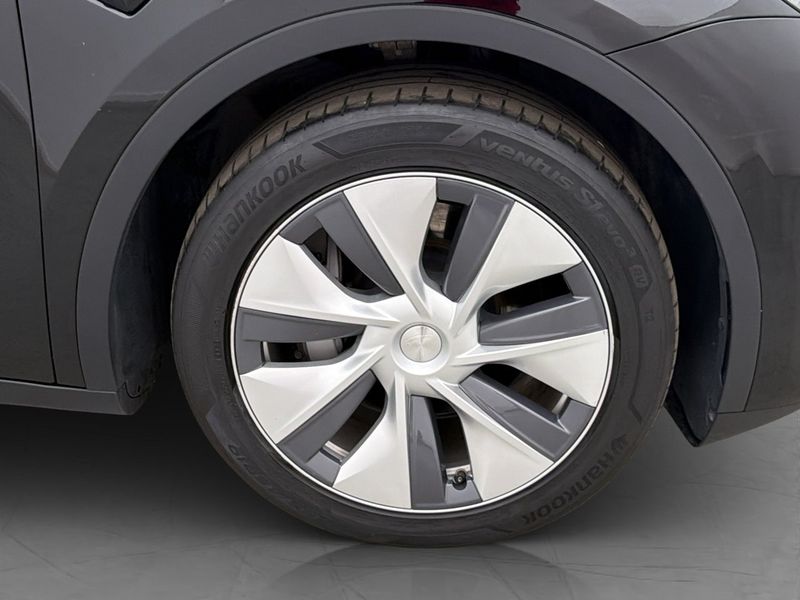 Tesla Model Y bild 36