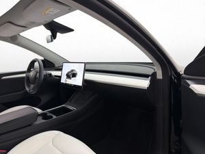 Tesla Model Y bild 29