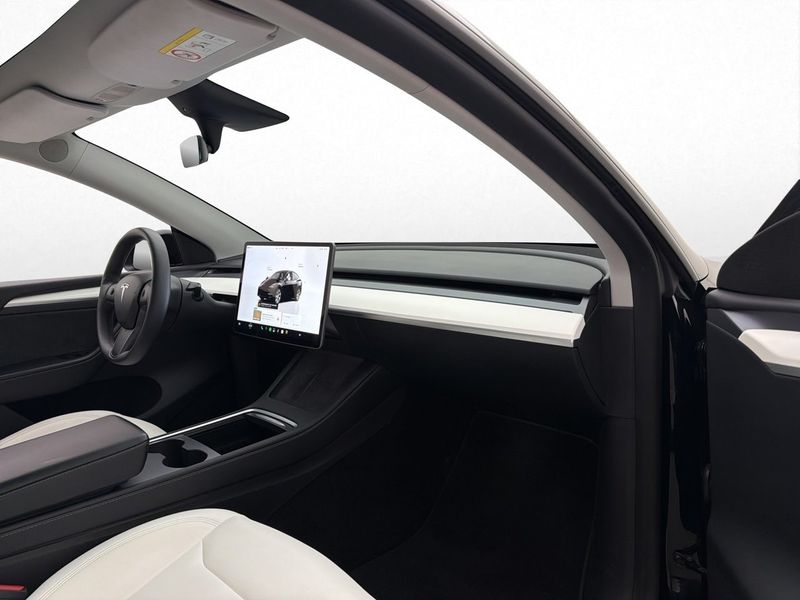 Tesla Model Y bild 29