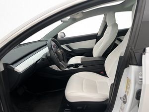 Tesla Model 3 bild 11