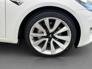 Tesla Model 3 bild 34