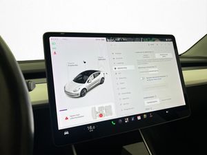 Tesla Model 3 bild 21