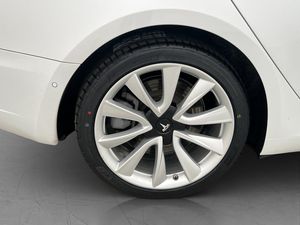Tesla Model 3 bild 33