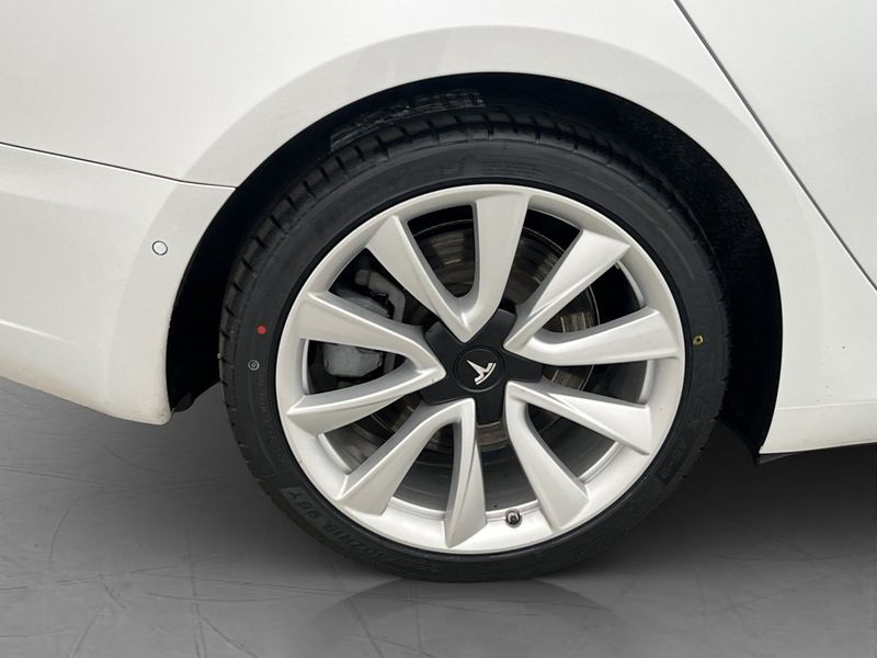 Tesla Model 3 bild 33