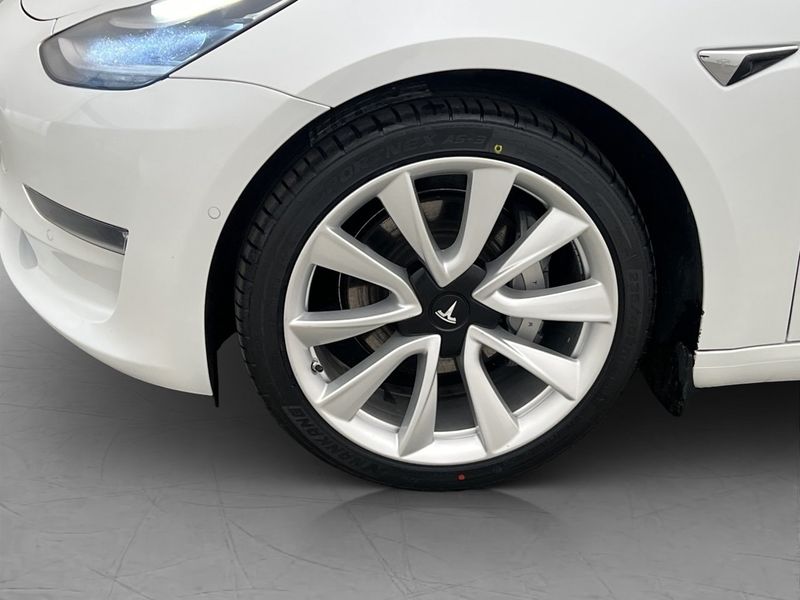 Tesla Model 3 bild 31