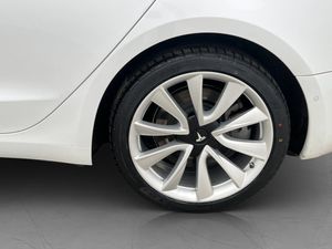 Tesla Model 3 bild 32