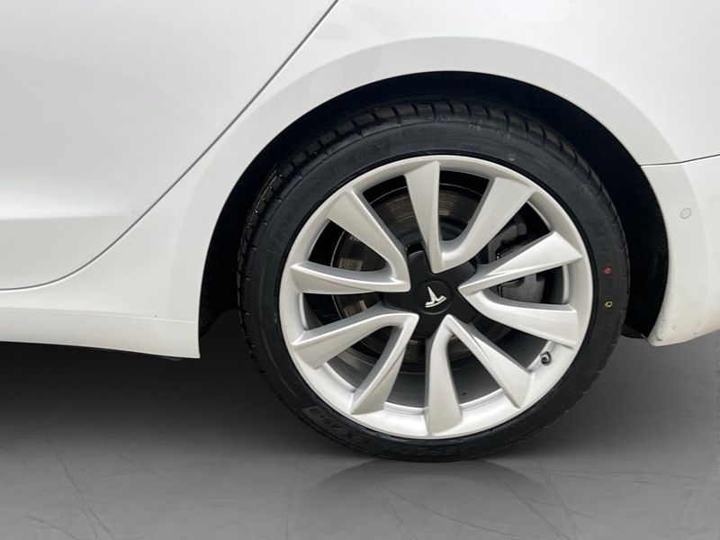 Tesla Model 3 bild 32