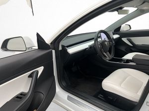 Tesla Model 3 bild 10