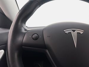 Tesla Model 3 bild 14