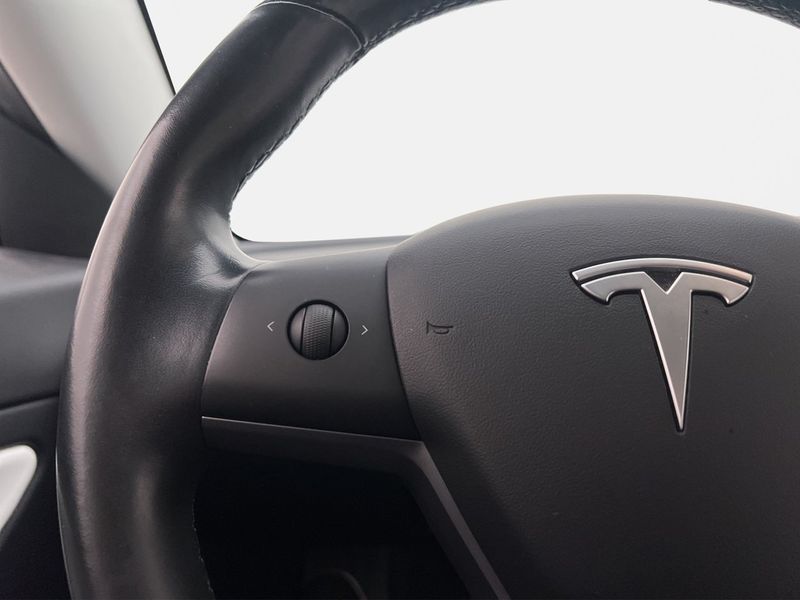 Tesla Model 3 bild 14