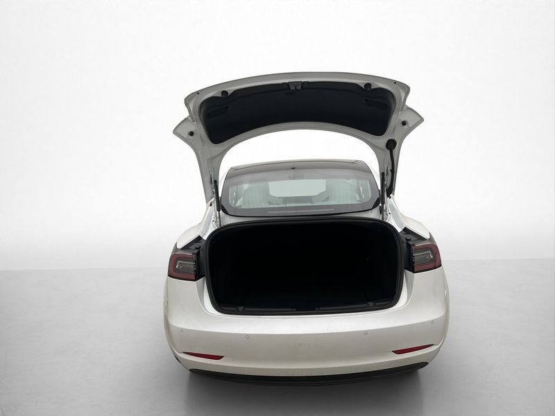 Tesla Model 3 bild 29
