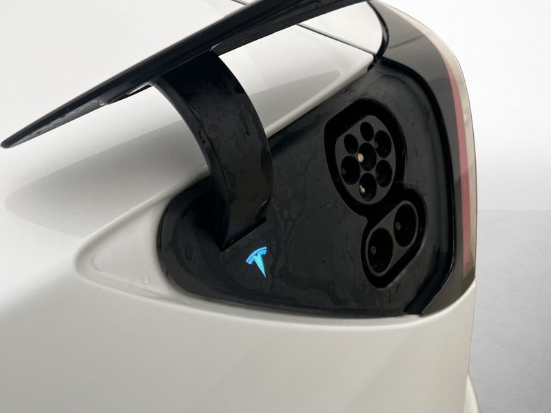 Tesla Model 3 bild 25