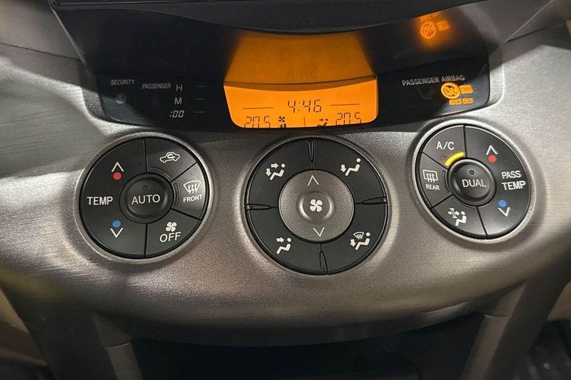 Toyota RAV4 bild 19