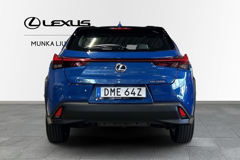 Lexus UX bild 5
