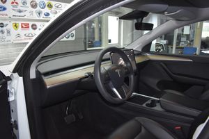 Tesla Model Y bild 5