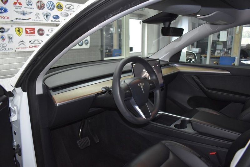 Tesla Model Y bild 5