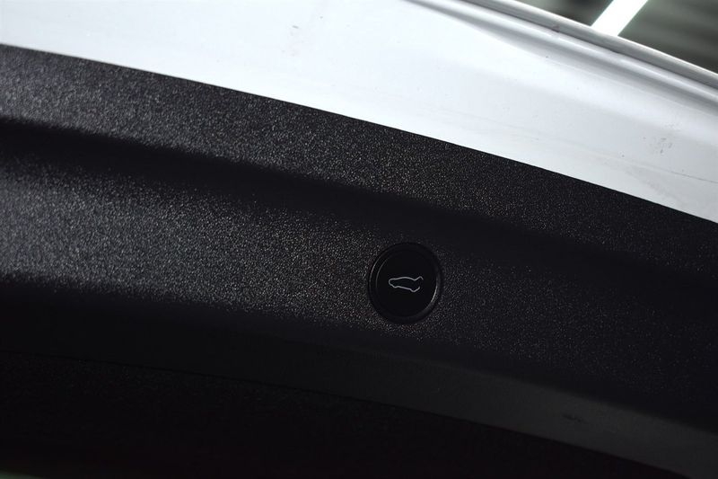 Tesla Model Y bild 20