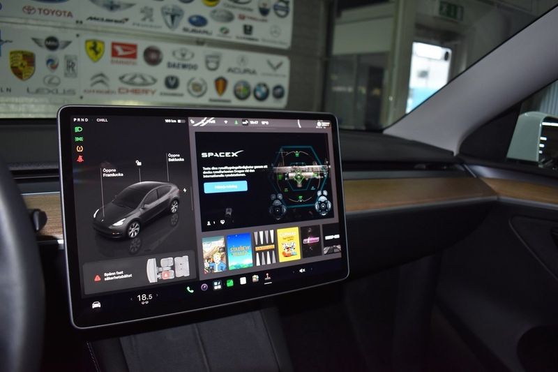 Tesla Model Y bild 17
