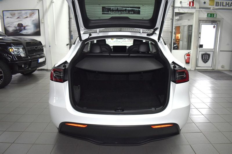 Tesla Model Y bild 19