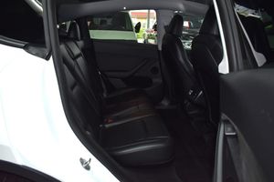 Tesla Model Y bild 8