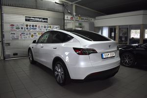 Tesla Model Y bild 4