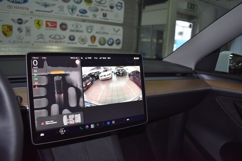 Tesla Model Y bild 11
