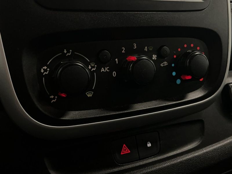 Opel Vivaro bild 17