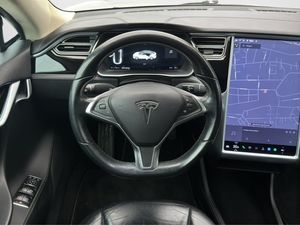 Tesla Model S bild 14