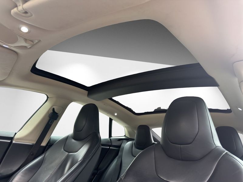 Tesla Model S bild 12