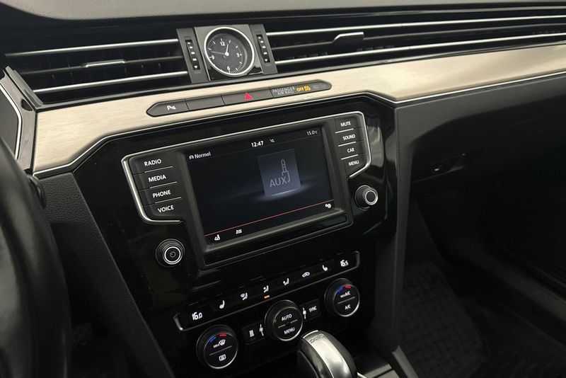 Volkswagen Passat bild 13