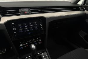 Volkswagen Passat bild 13